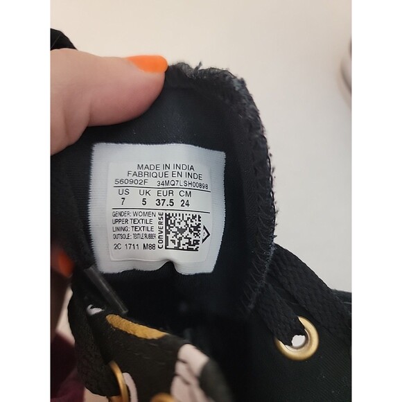 Converse 560902F CTAS Hi Black White Gold Hearts Women's Size 7 - Picture 10 of 12